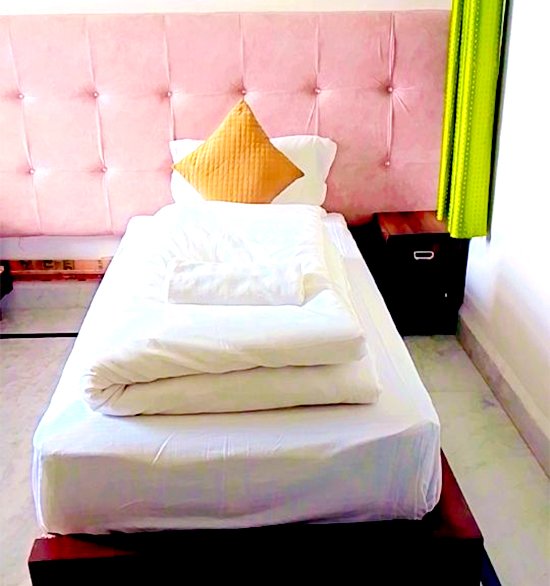 Accommodation and Yoga Ashram (PIYF)